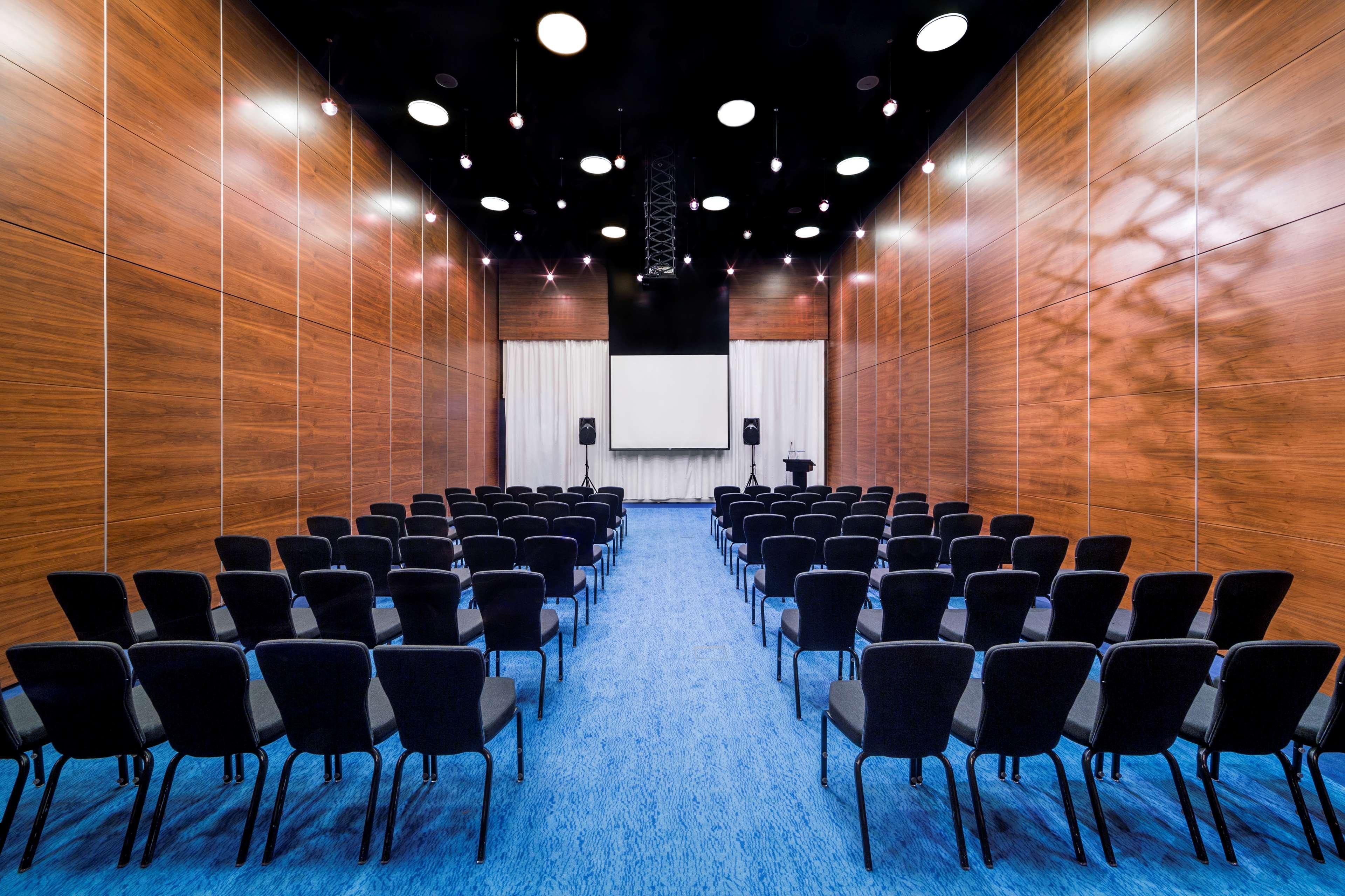 Radisson Blu Iveria Hotel Тбилиси Екстериор снимка The auditorium