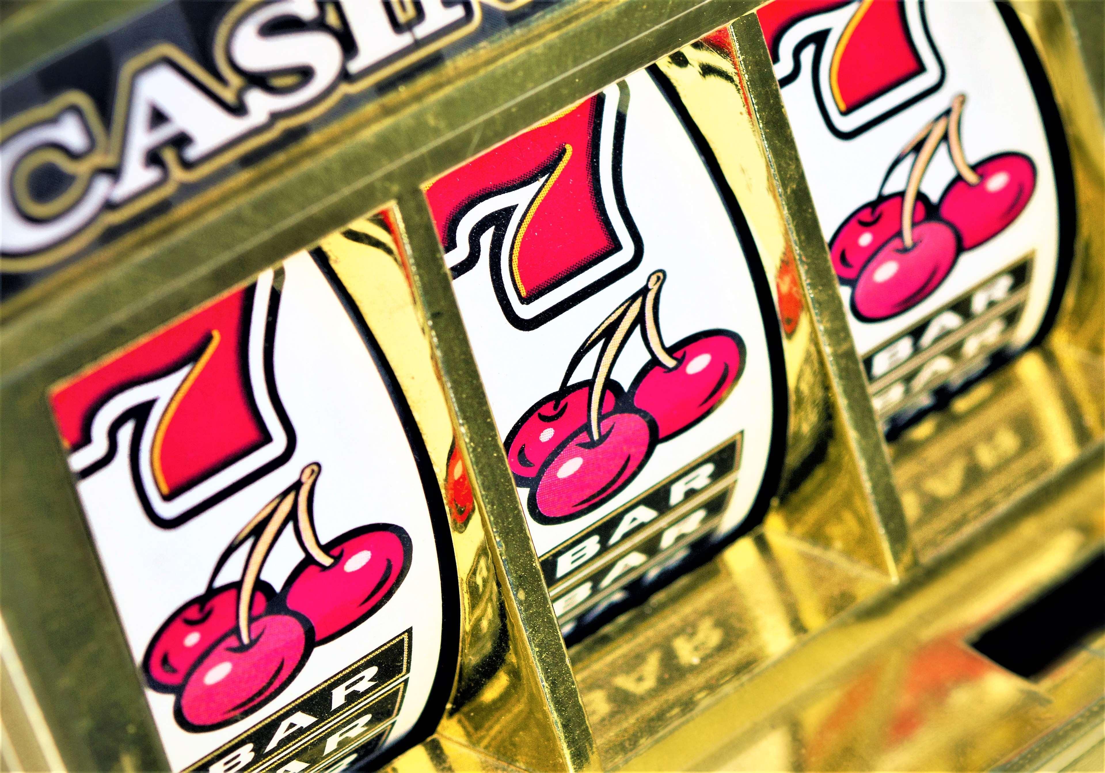 Radisson Blu Iveria Hotel Тбилиси Екстериор снимка Cherry symbols on a slot machine