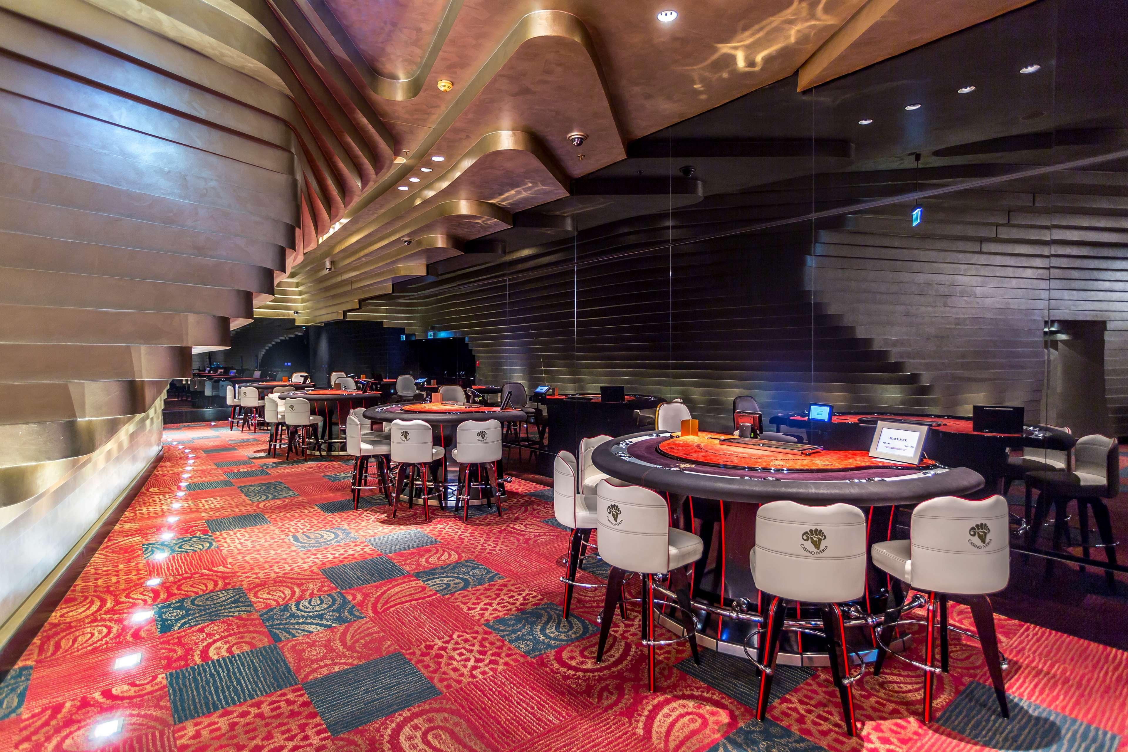 Radisson Blu Iveria Hotel Тбилиси Екстериор снимка Casino