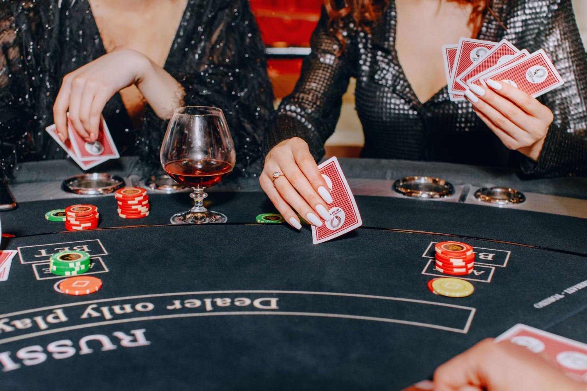 Radisson Blu Iveria Hotel Тбилиси Екстериор снимка A baccarat table