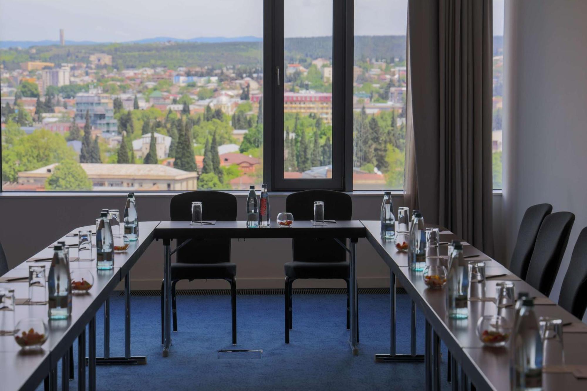 Radisson Blu Iveria Hotel Тбилиси Екстериор снимка Meeting room