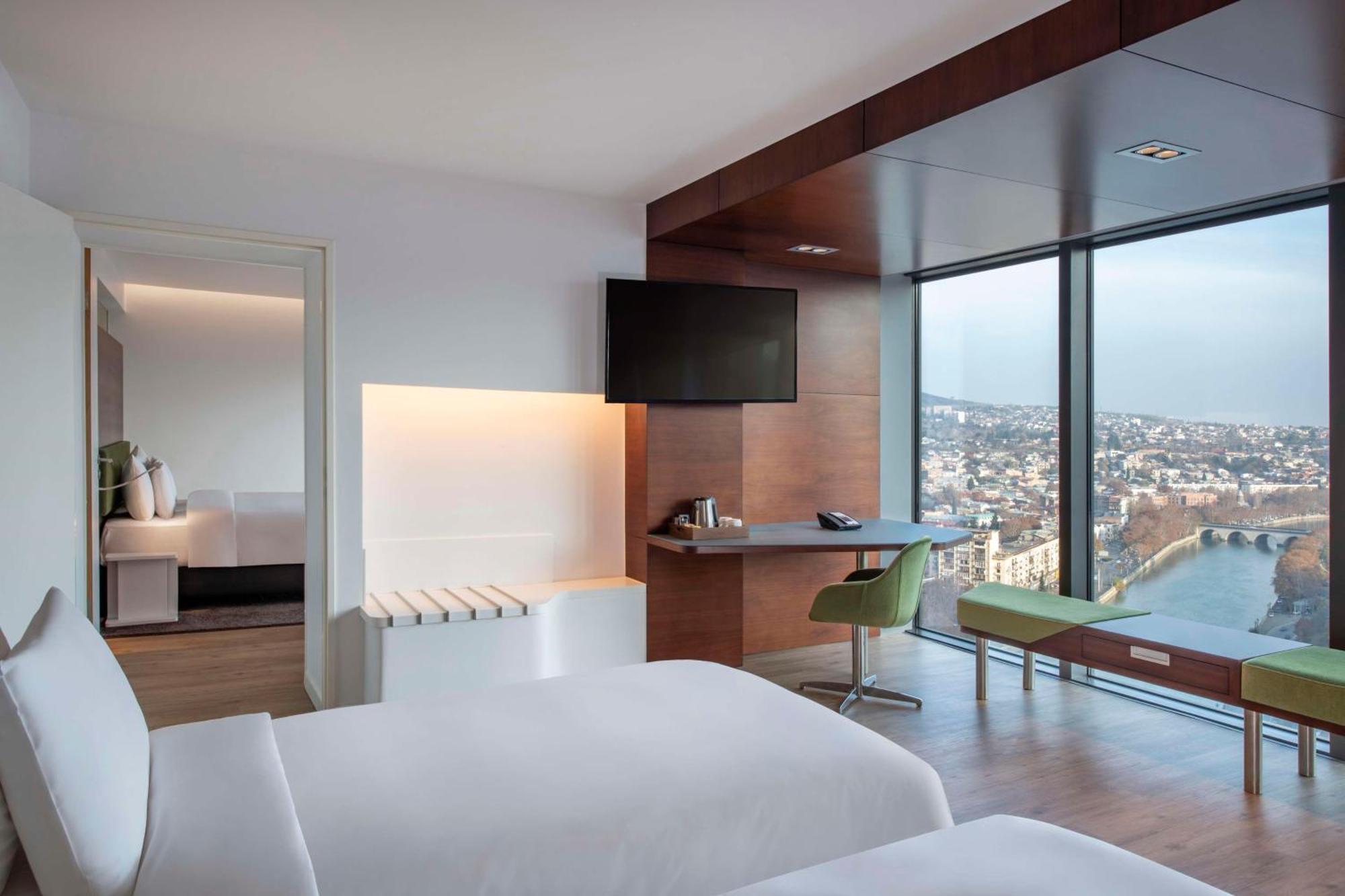Radisson Blu Iveria Hotel Тбилиси Екстериор снимка Suite