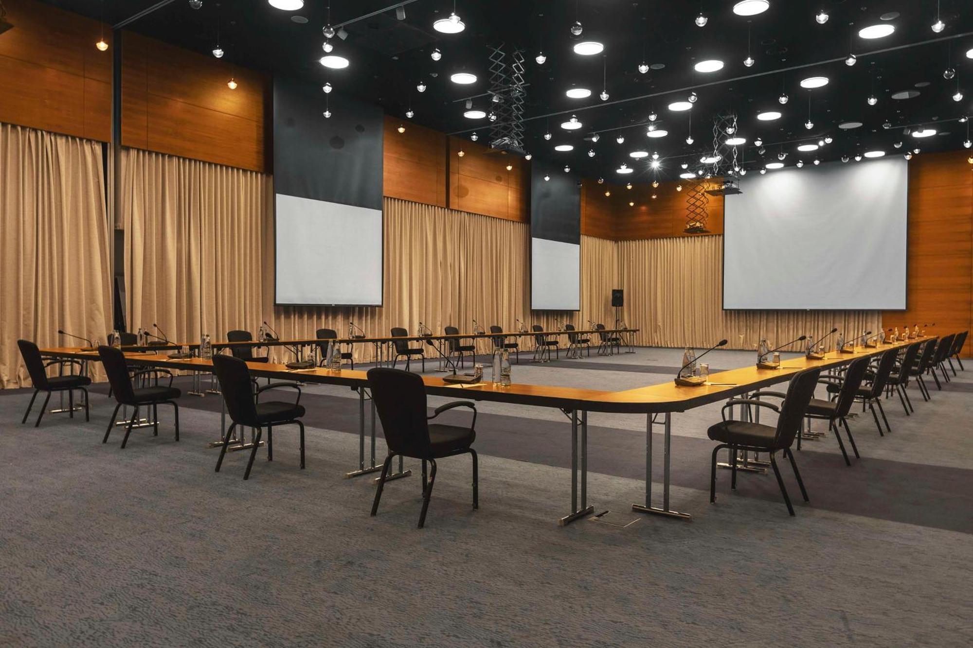 Radisson Blu Iveria Hotel Тбилиси Екстериор снимка The conference room of the European Economic and Social Committee